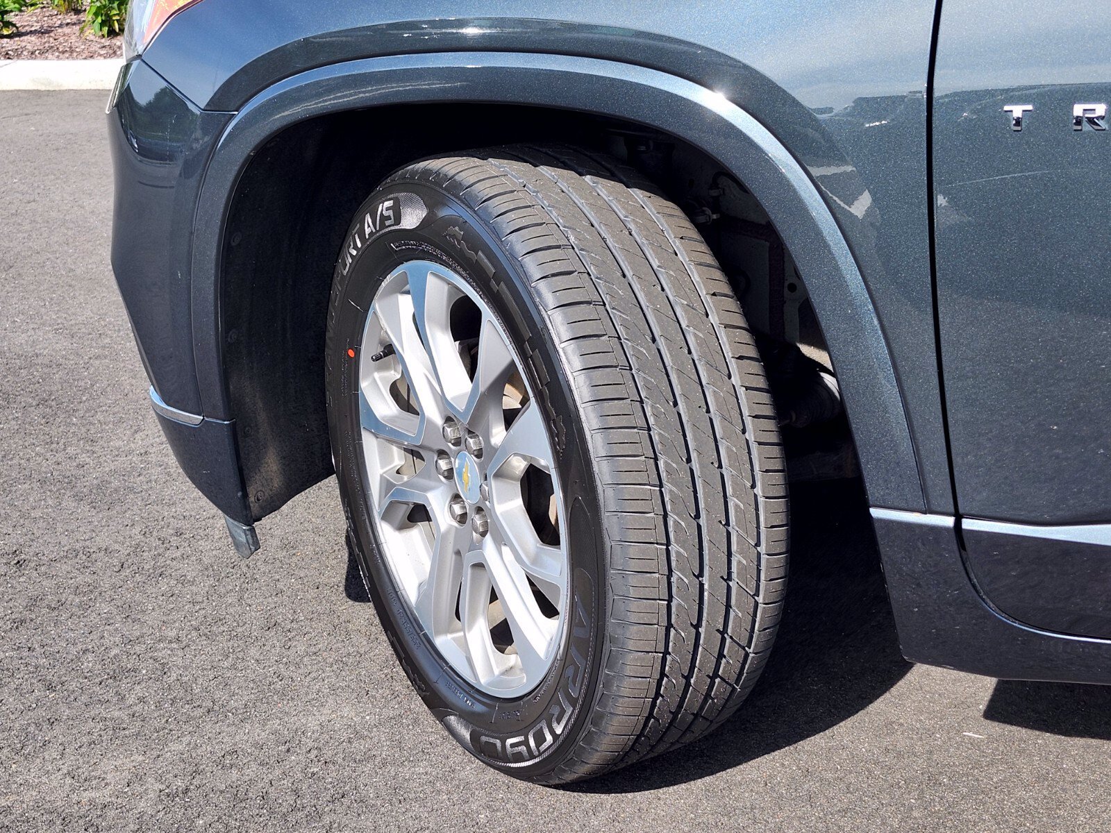 Used 2019 Chevrolet Traverse Premier w/ LPO, Floor Liner Package AWD/4WD image 33