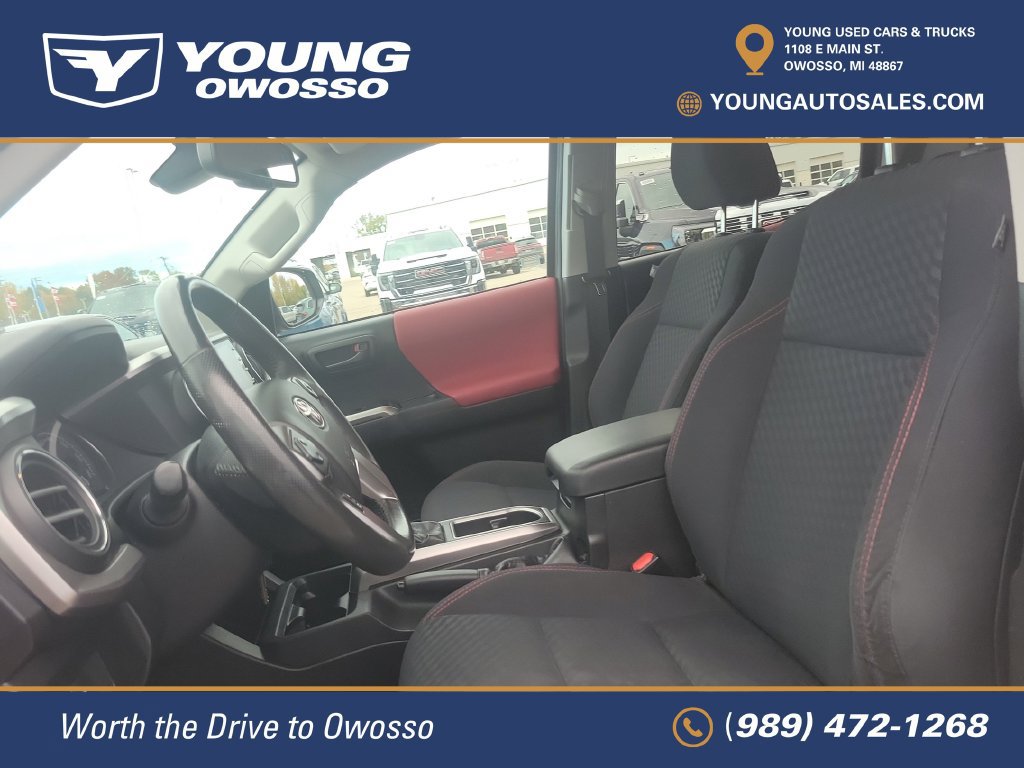 Used 2021 Toyota Tacoma SR5 AWD/4WD image 9