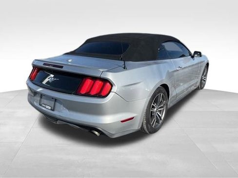 Used 2016 Ford Mustang Premium image 7