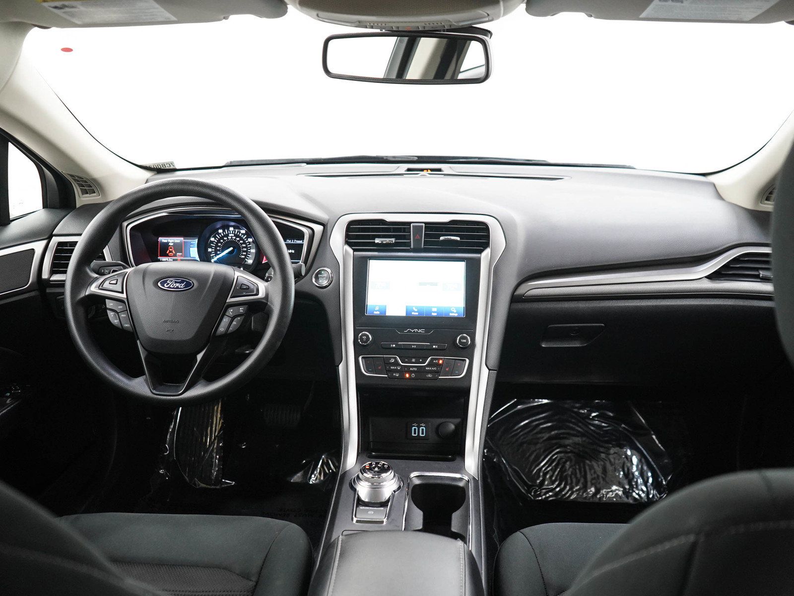 Used 2020 Ford Fusion SE AWD/4WD image 13