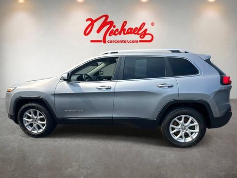 Used 2014 Jeep Cherokee Latitude w/ Cold Weather Group AWD/4WD image 5