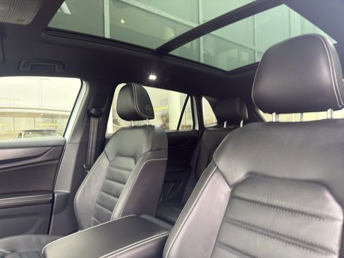 New 2026 Volkswagen Atlas Cross Sport SEL R-Line image 8