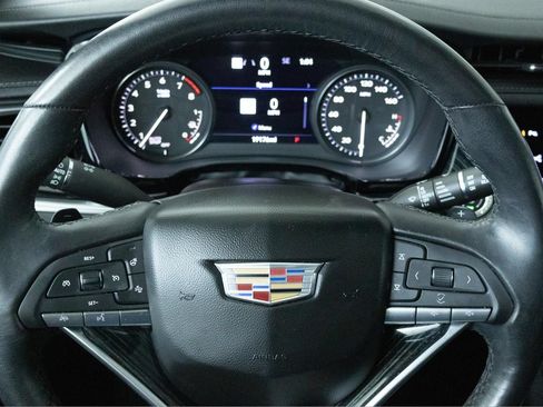 Used 2023 Cadillac XT6 Premium Luxury w/ Technology Package FWD image 18