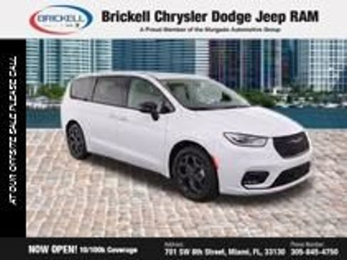 Used 2021 Chrysler Voyager Lxi FWD image 31