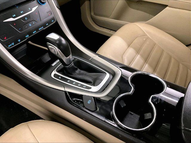 Used 2014 Ford Fusion SE w/ Equipment Group 202A FWD image 17