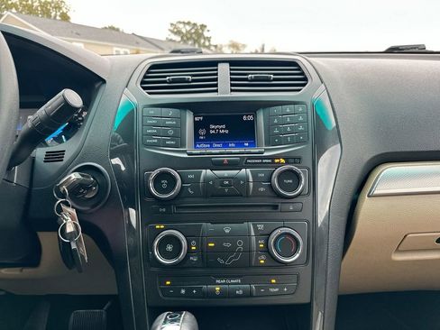 Used 2016 Ford Explorer FWD image 29