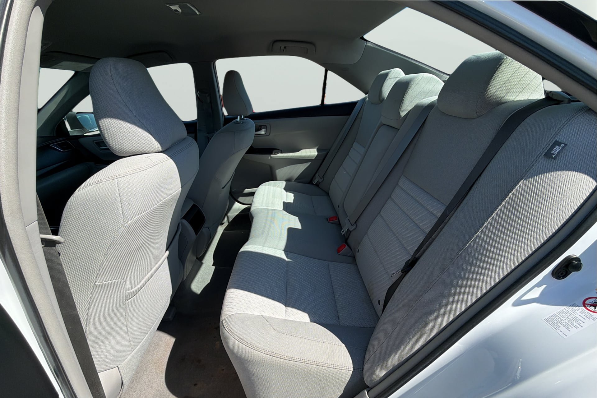 Used 2016 Toyota Camry LE FWD image 33