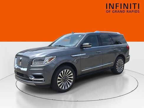 Used 2021 Lincoln Navigator Reserve w/ Luxury Package AWD/4WD image 3