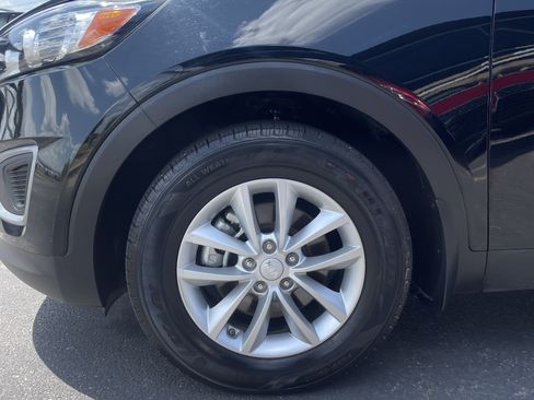 Used 2017 Kia Sorento L FWD image 34