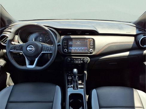 Used 2024 Nissan Kicks SR w/ SR Premium Package FWD image 13