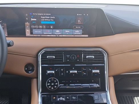 New 2026 Nissan Armada SL w/ Captain's Chari Seat Package AWD/4WD image 18
