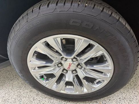 Used 2025 GMC Yukon Denali AWD/4WD image 8