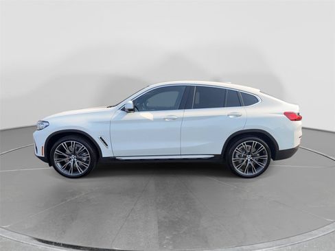Used 2024 BMW X4 xDrive30i w/ Parking Assistance Package AWD/4WD image 2