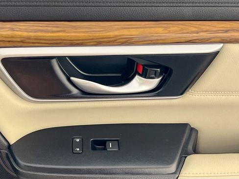 Used 2020 Honda CR-V Touring image 32
