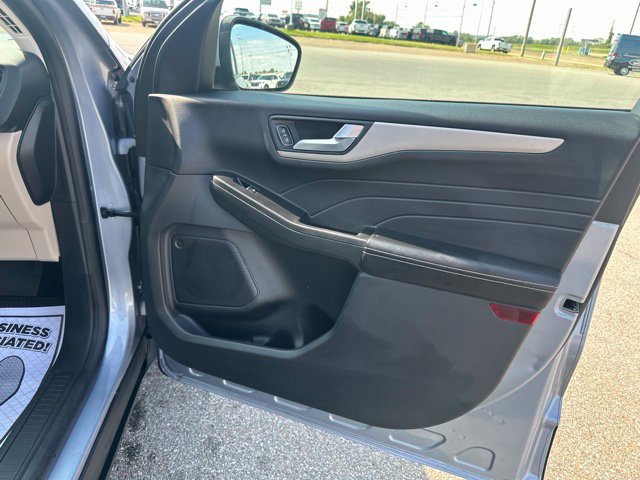 Used 2022 Ford Escape SEL w/ Technology Package AWD/4WD image 12