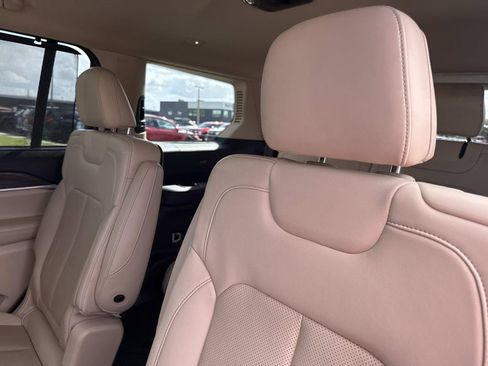 Used 2022 Jeep Grand Cherokee L Limited w/ Luxury Tech Group II AWD/4WD image 13