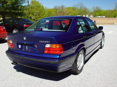Used 1997 BMW 328i Sedan RWD image 8