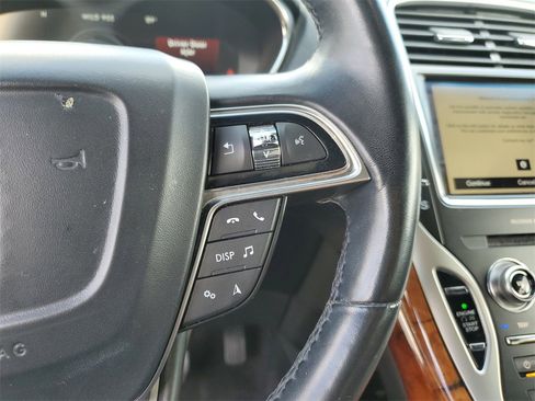 Used 2019 Lincoln Nautilus Reserve image 25