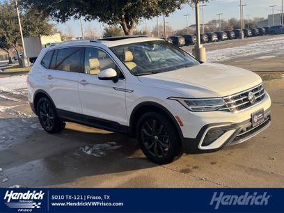 Certified 2024 Volkswagen Tiguan SE w/ Panoramic Sunroof Package