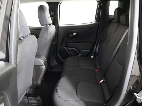 Used 2023 Jeep Renegade Latitude AWD/4WD image 31