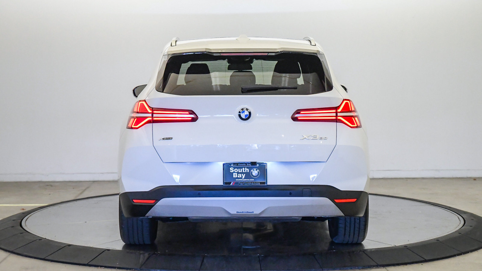 Used 2026 BMW X3 xDrive30i w/ Premium Package AWD/4WD image 3