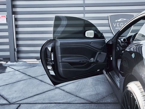 Used 2018 Ferrari GTC4Lusso T image 28