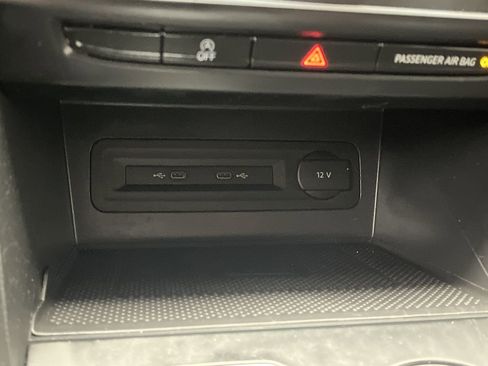 Used 2021 Volkswagen Atlas SE image 24