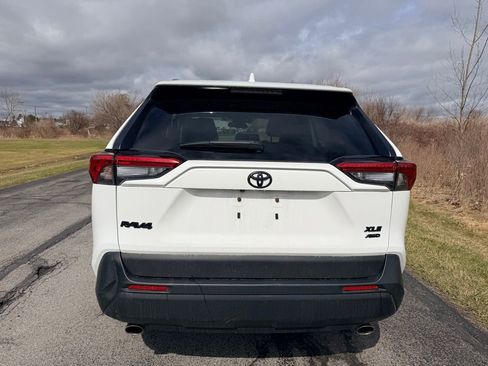 Used 2023 Toyota RAV4 XLE w/ XLE Grade Weather Package image 4