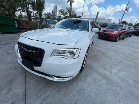 Used 2015 Chrysler 300 Limited RWD image 14