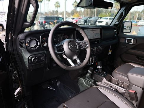 New 2026 Jeep Wrangler Unlimited Sahara AWD/4WD image 13