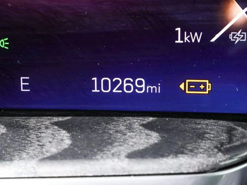 Certified 2026 Cadillac Escalade IQ Sport 1 w/ LPO, ONYX Package AWD/4WD image 9