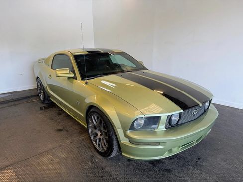 Used 2005 Ford Mustang GT Premium RWD image 4