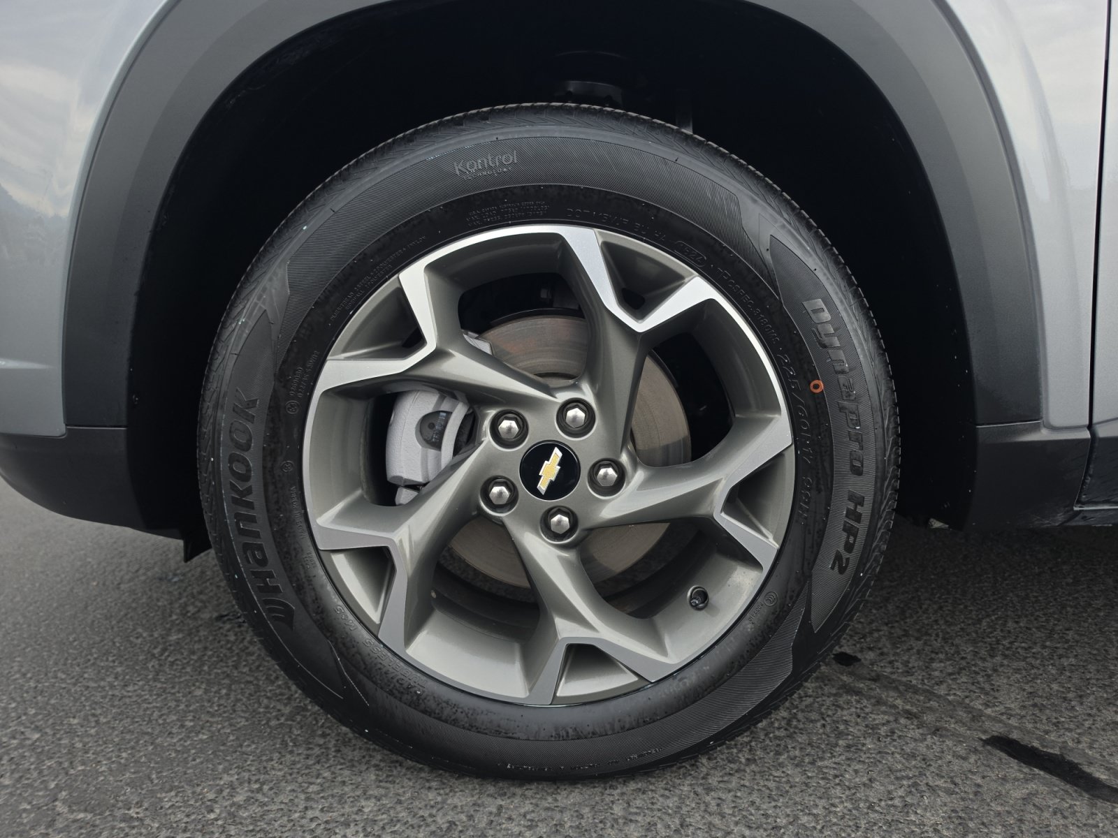 Used 2025 Chevrolet Trax LT w/ Driver Confidence Package FWD image 32