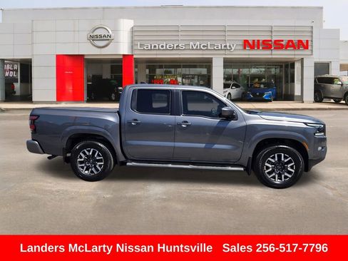 Used 2024 Nissan Frontier SL w/ Technology Package RWD image 2