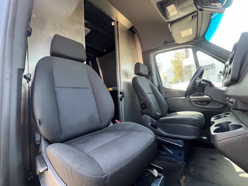 Used 2019 Mercedes-Benz Sprinter 144 image 17