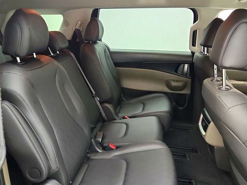 Used 2026 Kia Carnival FWD image 22