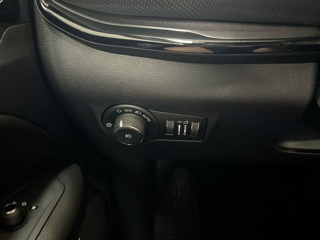 New 2026 Jeep Compass Latitude AWD/4WD image 18