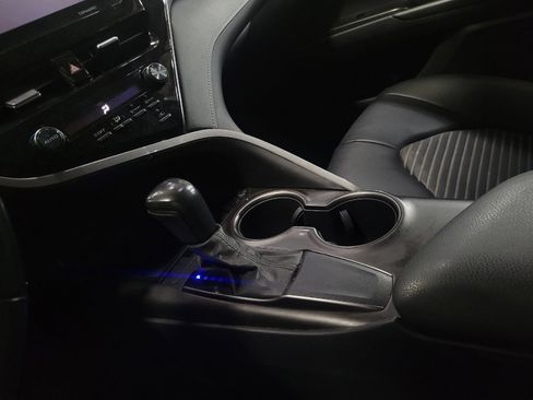 Used 2021 Toyota Camry SE image 26