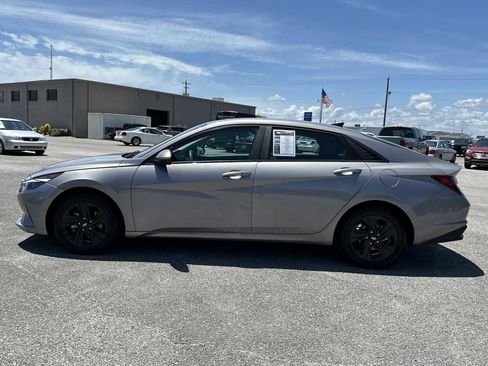 Used 2023 Hyundai Elantra SEL FWD image 5