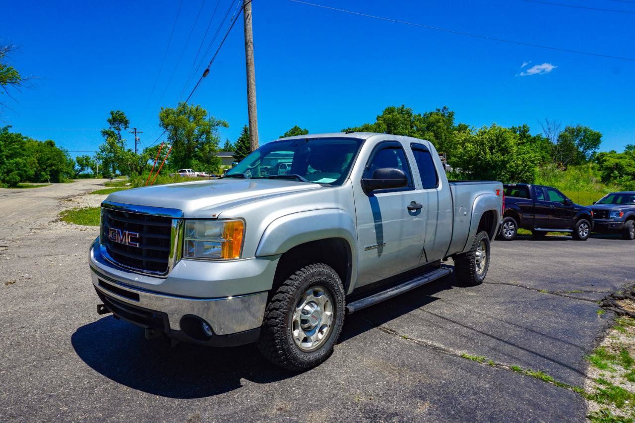 Used 2010 GMC Sierra 2500 SLE w/ SLE Preferred Package AWD/4WD image 7