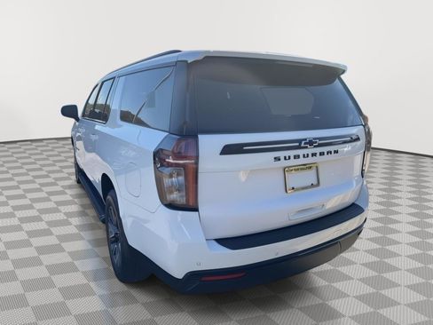 Used 2023 Chevrolet Suburban Z71 image 3