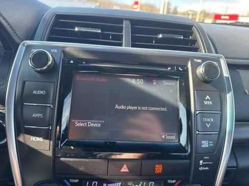 Used 2016 Toyota Camry XLE w/ Moonroof Package image 17