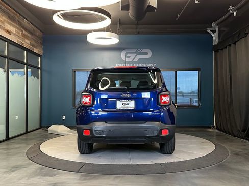 Used 2017 Jeep Renegade Sport w/ Power & Air Group image 4