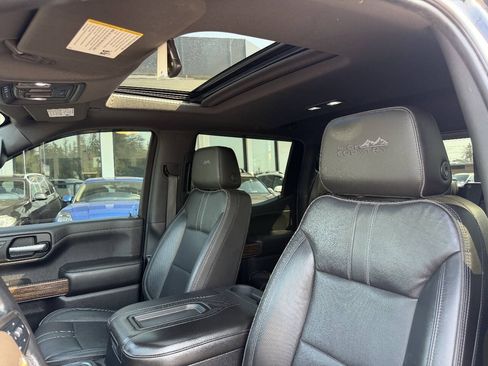 Used 2019 Chevrolet Silverado 1500 High Country w/ High Country Premium Package AWD/4WD image 34