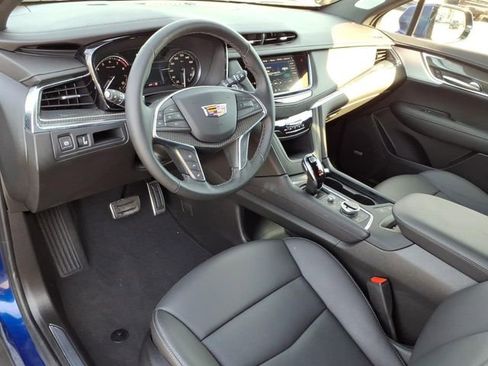 Used 2025 Cadillac XT5 Sportv AWD/4WD image 3