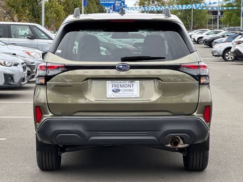 Used 2026 Subaru Forester Premium AWD/4WD image 5