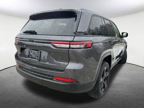 Used 2023 Jeep Grand Cherokee Altitude image 15