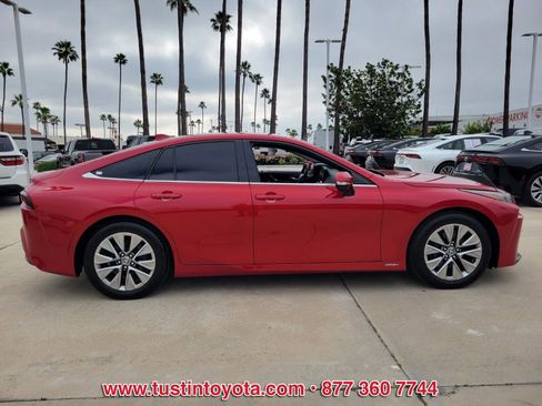 Certified 2025 Toyota Mirai XLE image 3