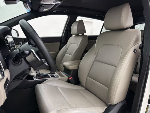 Certified 2022 Kia Sportage Nightfall Edition w/ Nightfall Fwd Premium Package image 19