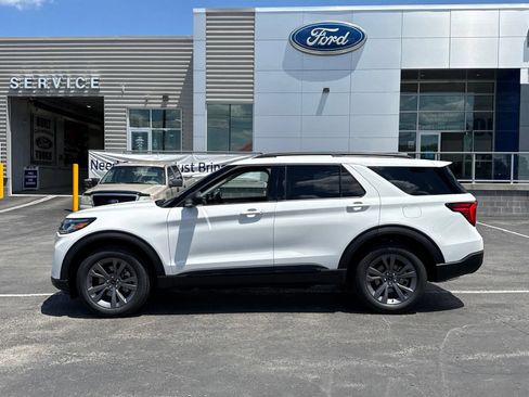 New 2026 Ford Explorer Active AWD/4WD image 3